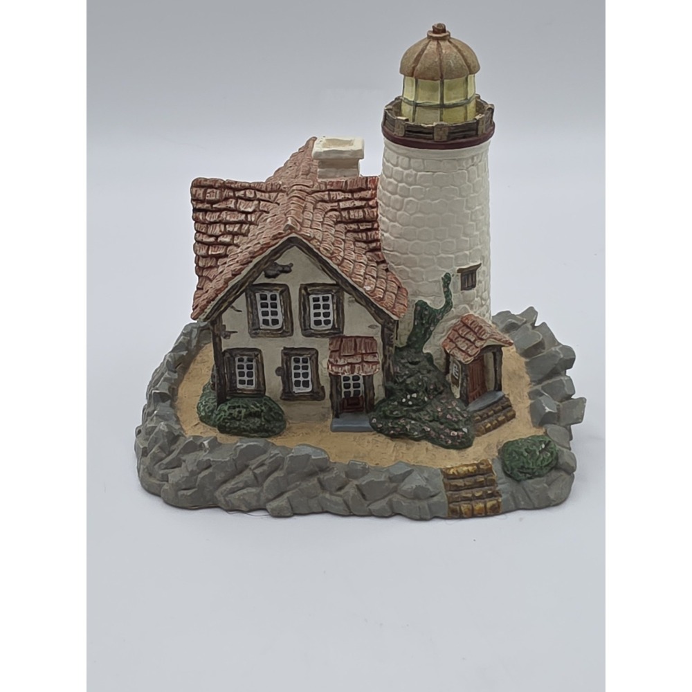 1997‎ Lenox Timber Cottage Lighthouse Collectible